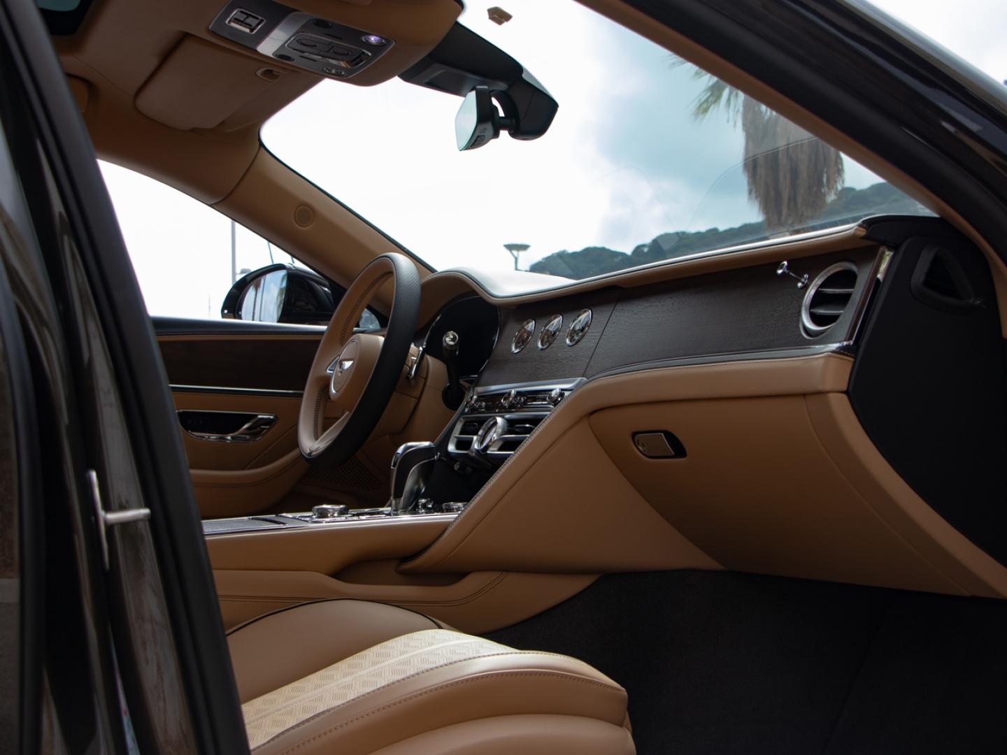 Image BENTLEY Flying Spur Mulliner V8 Hybrid 4.0 782ch