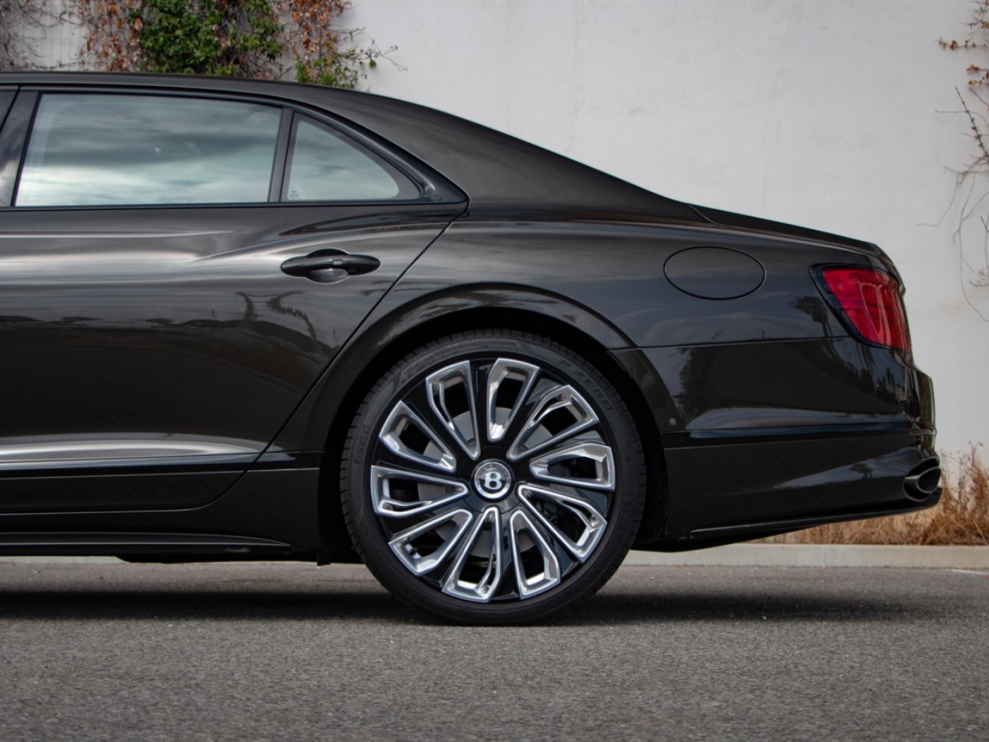 Image BENTLEY Flying Spur Mulliner V8 Hybrid 4.0 782ch