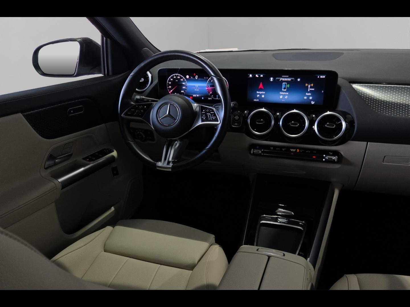 Image MERCEDES-BENZ GLA 180 d 116ch Progressive Line 8G-DCT