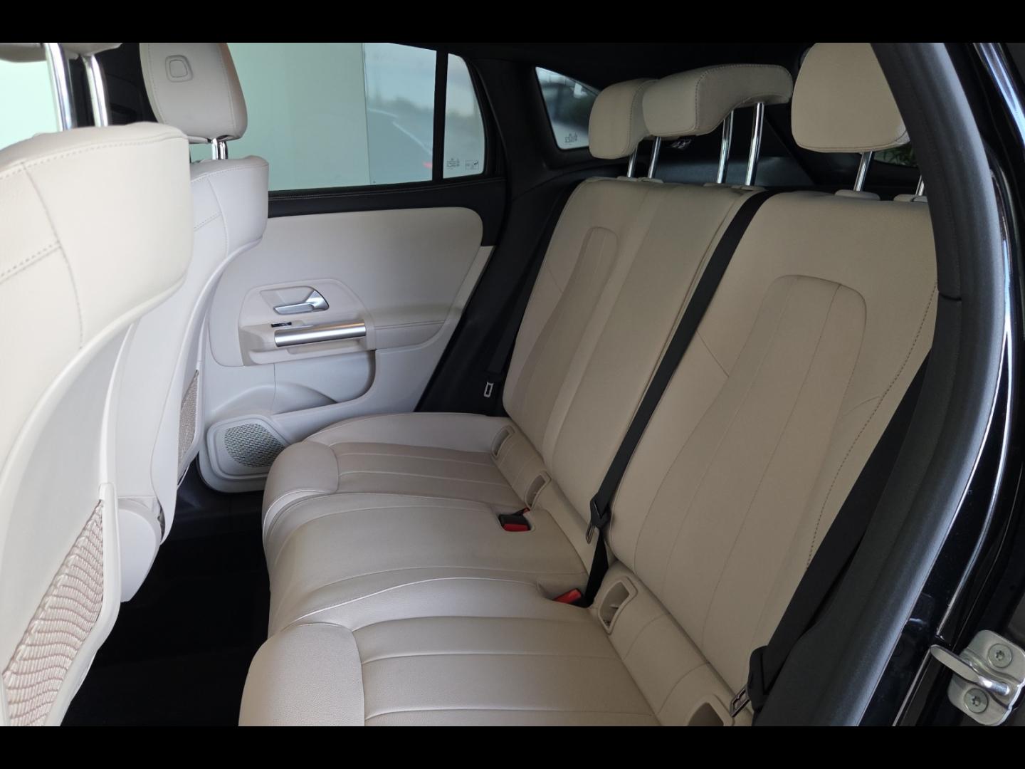 Image MERCEDES-BENZ GLA 180 d 116ch Progressive Line 8G-DCT
