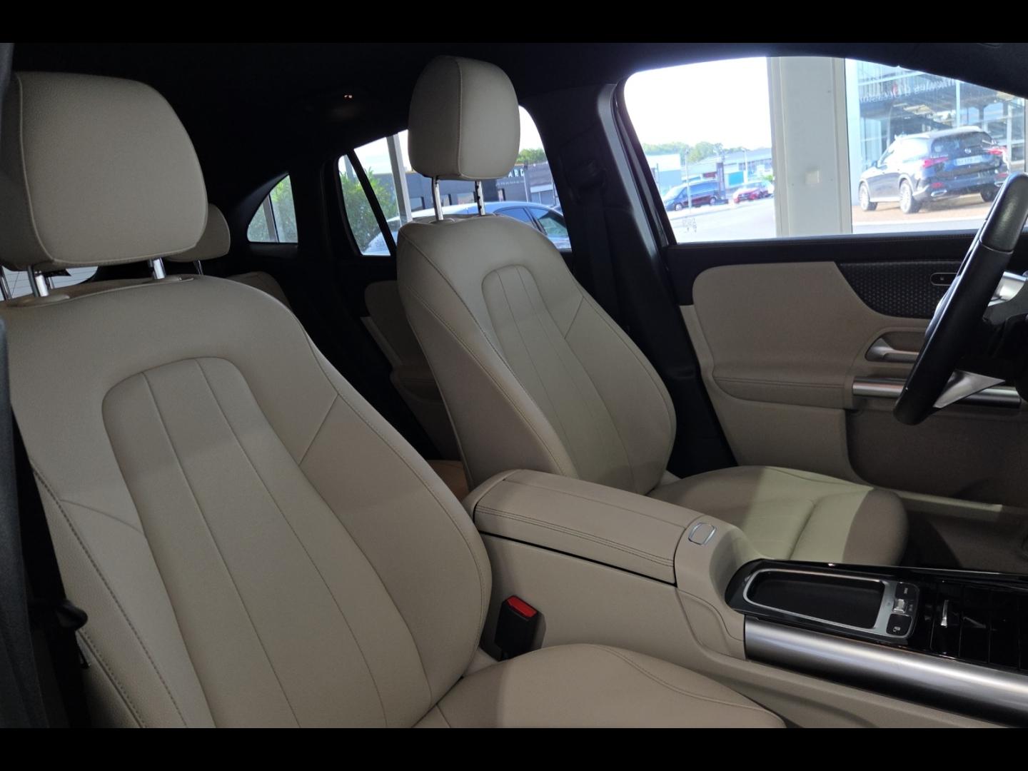Image MERCEDES-BENZ GLA 180 d 116ch Progressive Line 8G-DCT