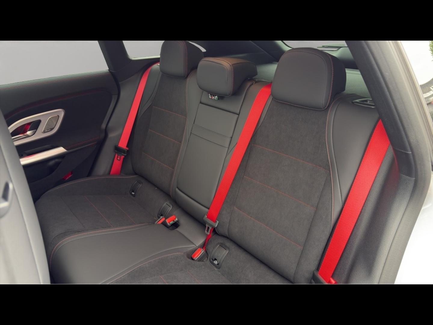 Image MERCEDES-BENZ CLA Shooting Brake 200 163+30ch AMG Line 8G-eDCT