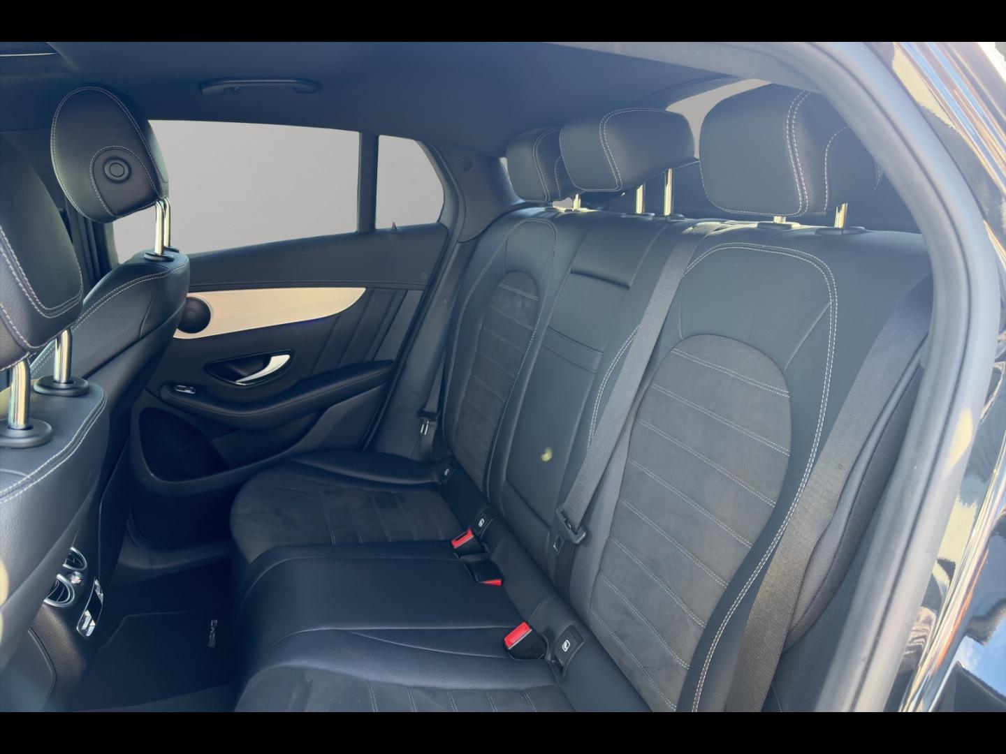 Image MERCEDES-BENZ GLC Coupé 300 de 194+122ch AMG Line 4Matic 9G-Tronic
