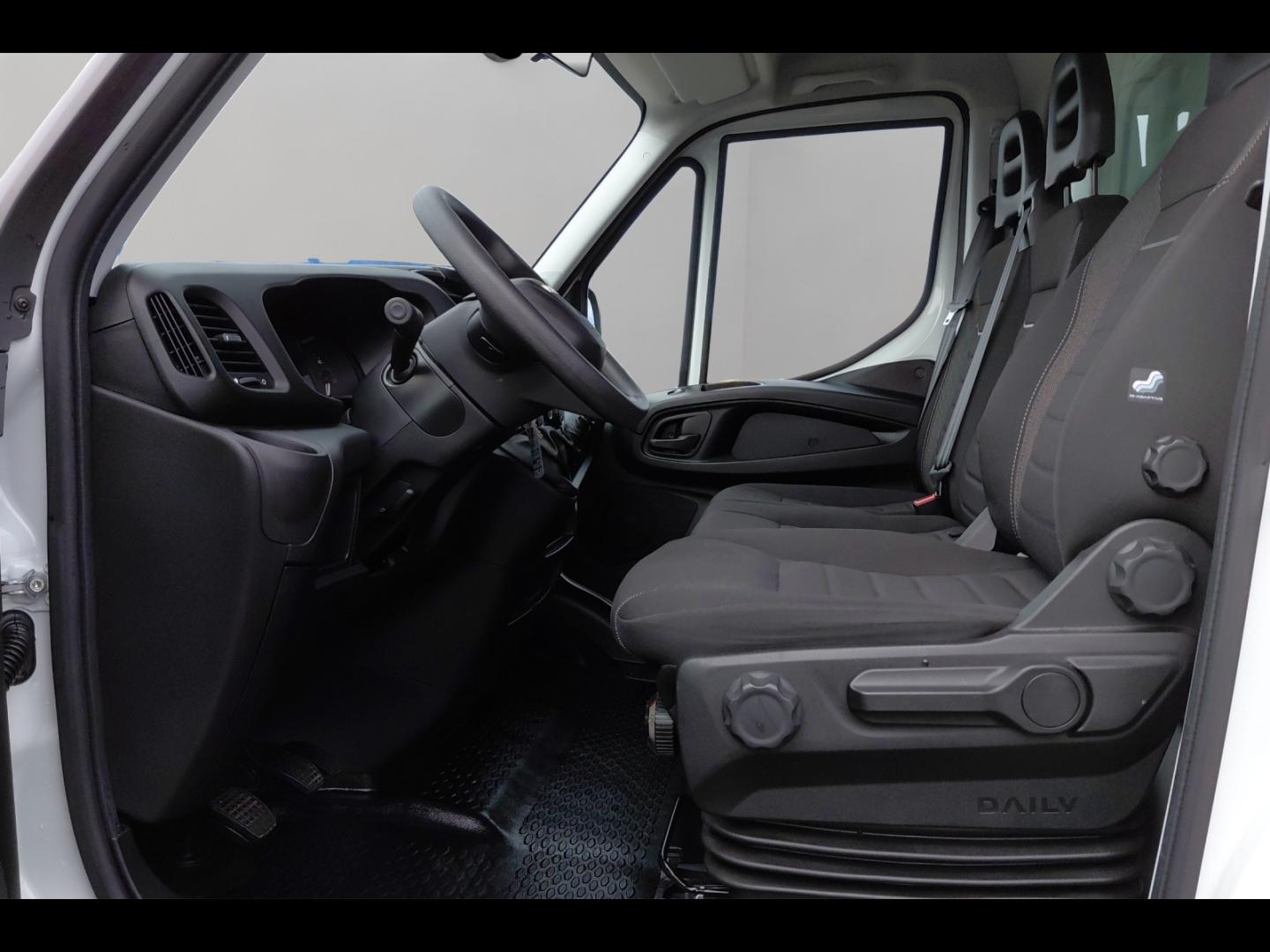 Image IVECO Daily CCb 35C16H empattement 4100 3.0