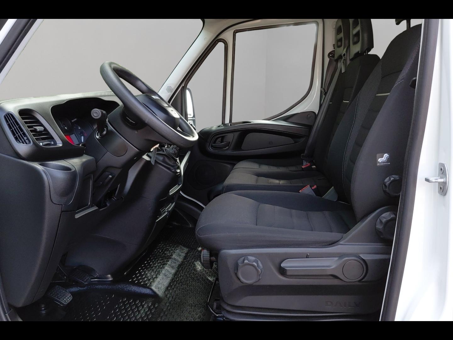 Image IVECO Daily CCb 35C16H empattement 4100 3.0
