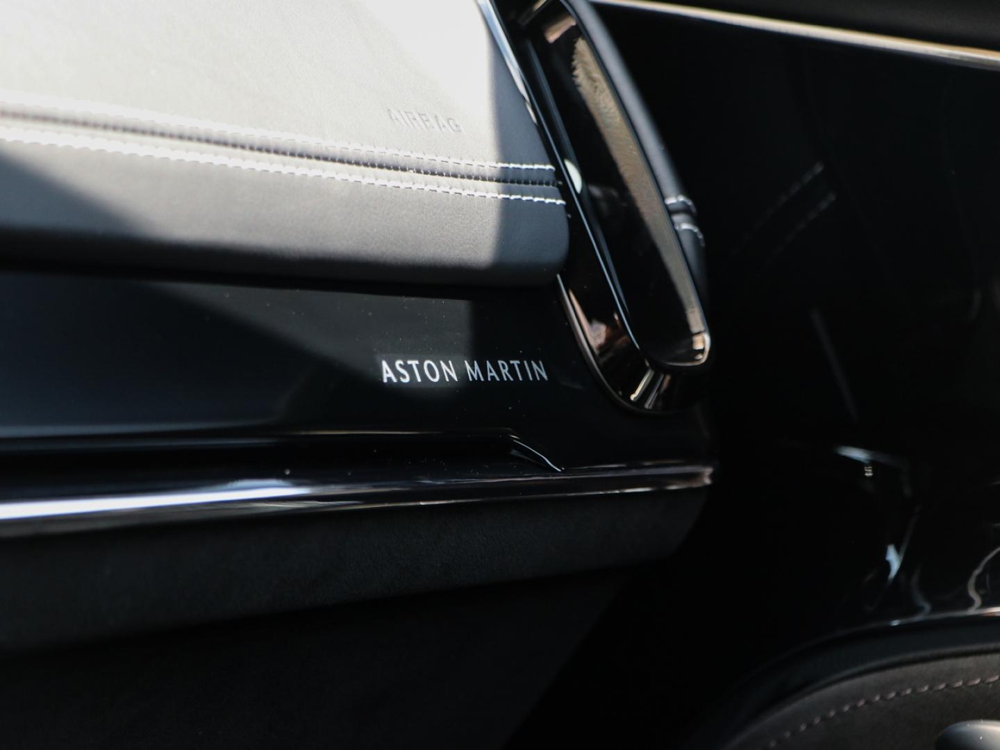 Image ASTON MARTIN DBX 4.0 V8 biturbo 727ch S