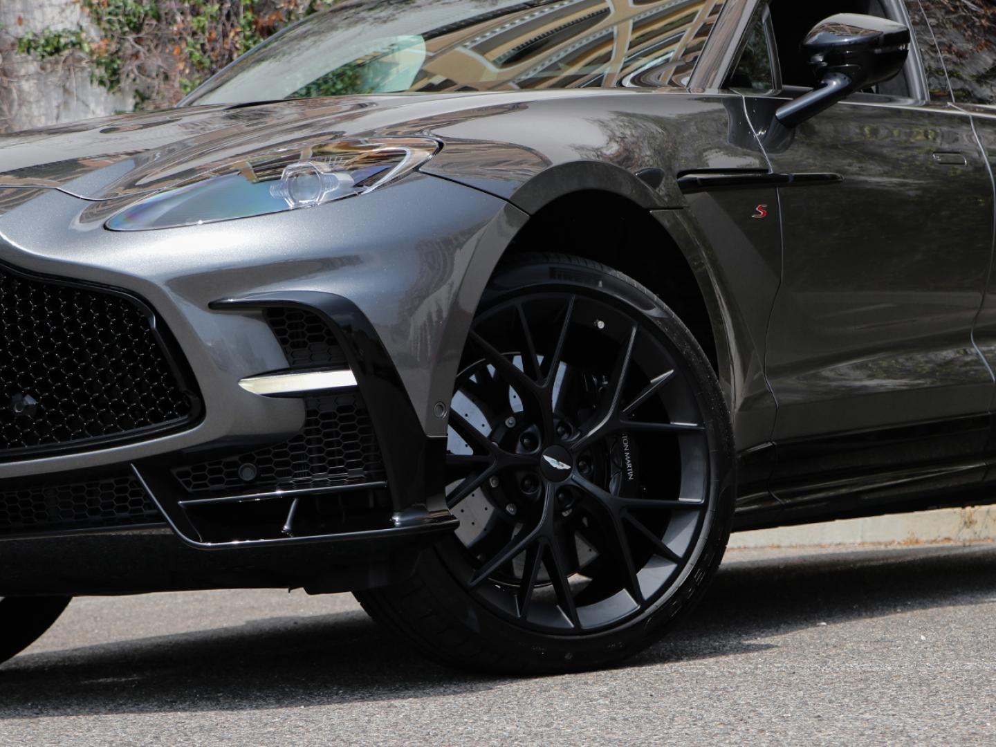 Image ASTON MARTIN DBX 4.0 V8 biturbo 727ch S