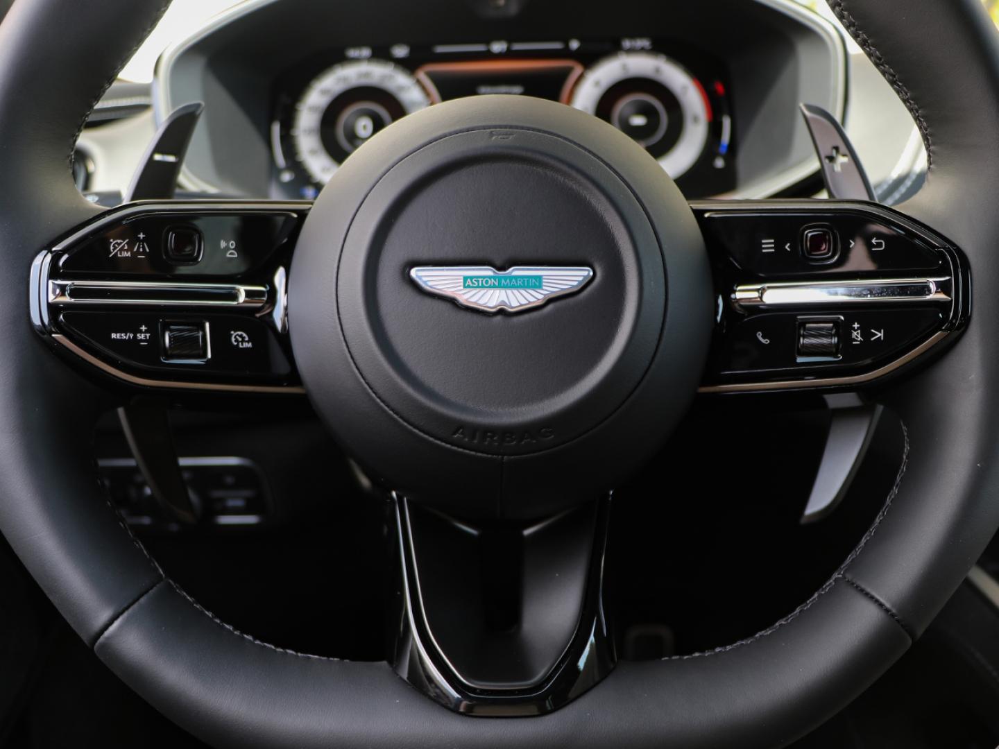 Image ASTON MARTIN DBX 4.0 V8 biturbo 727ch S