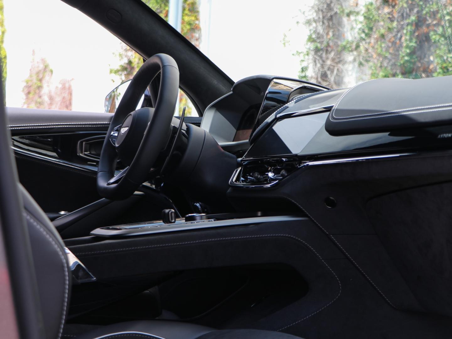 Image ASTON MARTIN DBX 4.0 V8 biturbo 727ch S