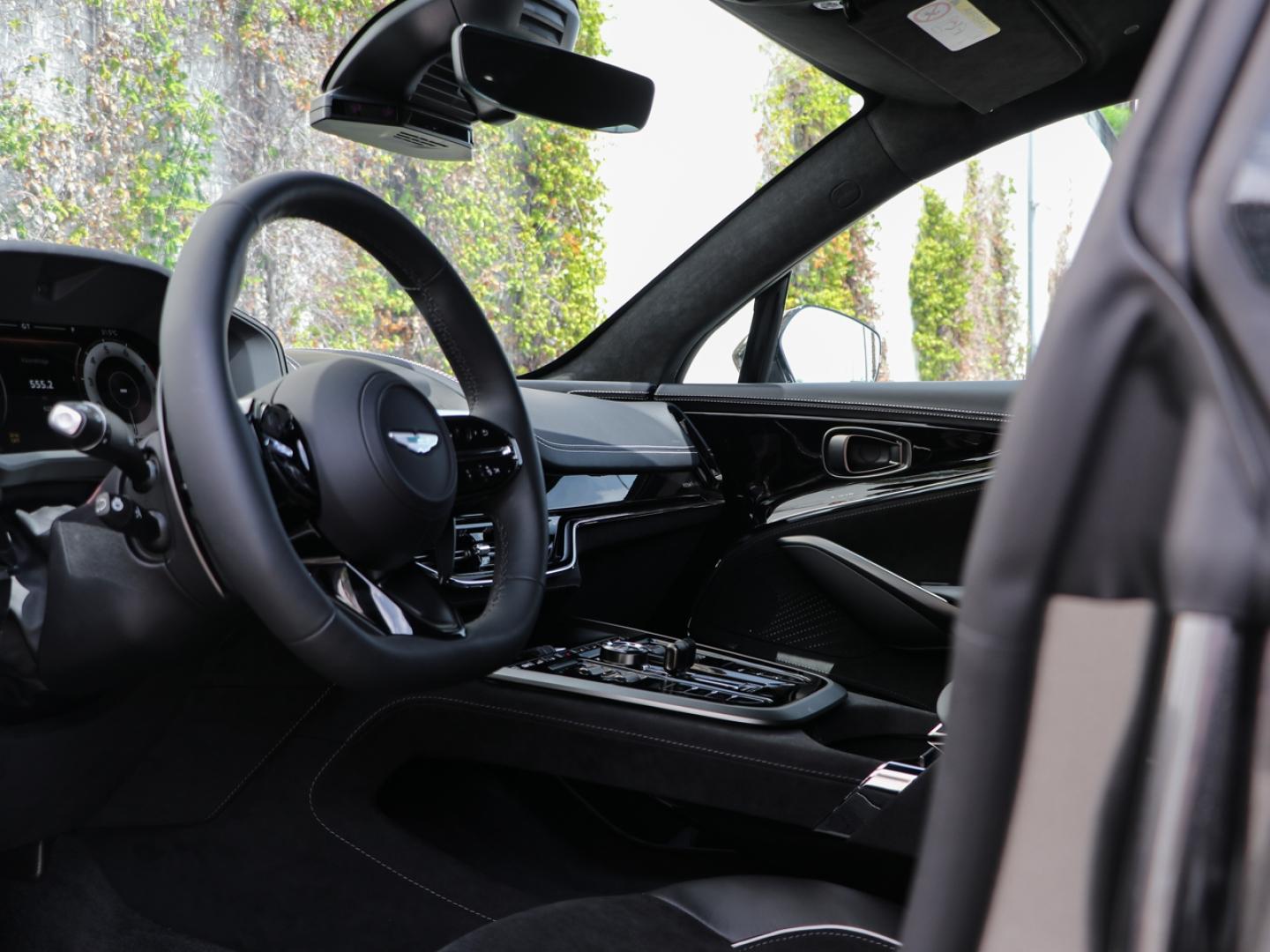 Image ASTON MARTIN DBX 4.0 V8 biturbo 727ch S