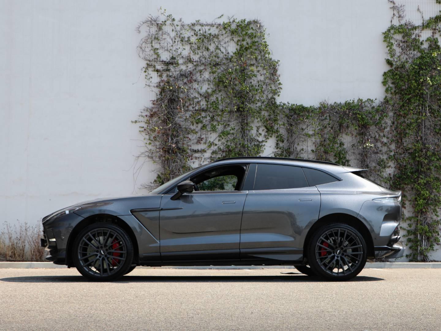 Image ASTON MARTIN DBX 4.0 V8 biturbo 707ch BVA9