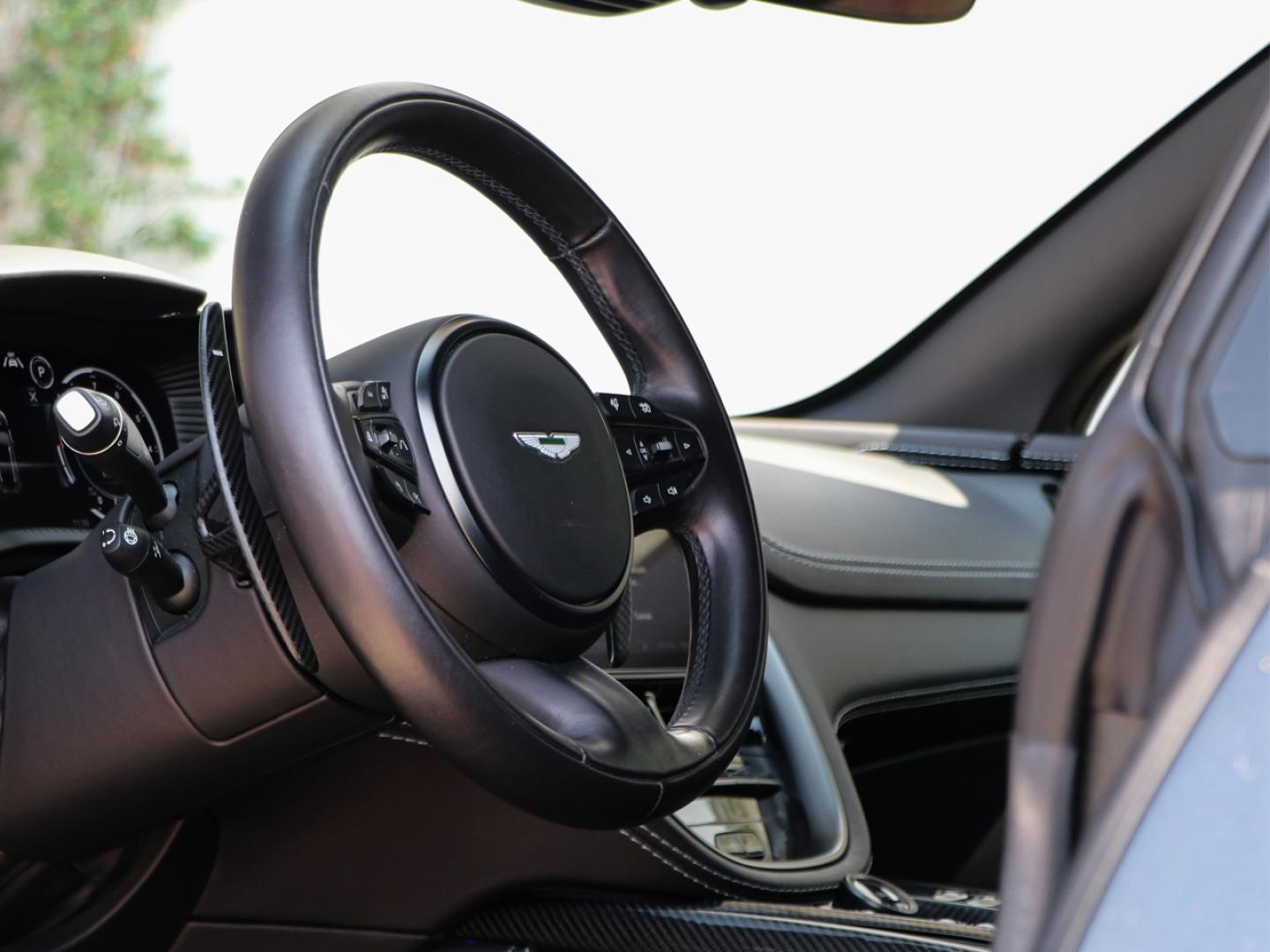 Image ASTON MARTIN DBX 4.0 V8 biturbo 707ch BVA9