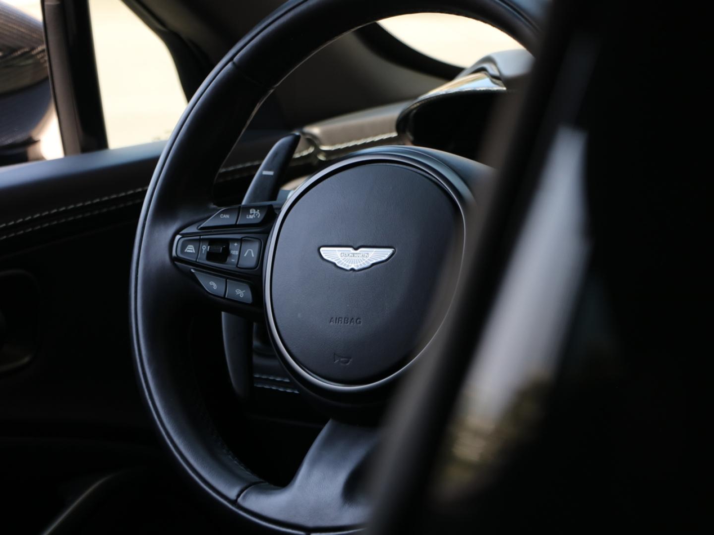 Image ASTON MARTIN DBX 4.0 V8 biturbo 707ch BVA9