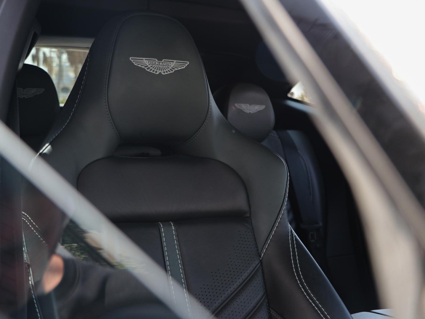 Image ASTON MARTIN DBX 4.0 V8 biturbo 707ch BVA9