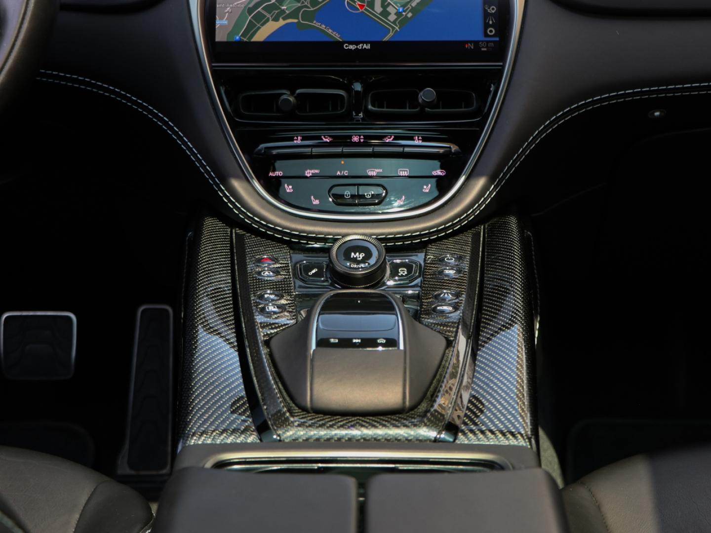 Image ASTON MARTIN DBX 4.0 V8 biturbo 707ch BVA9