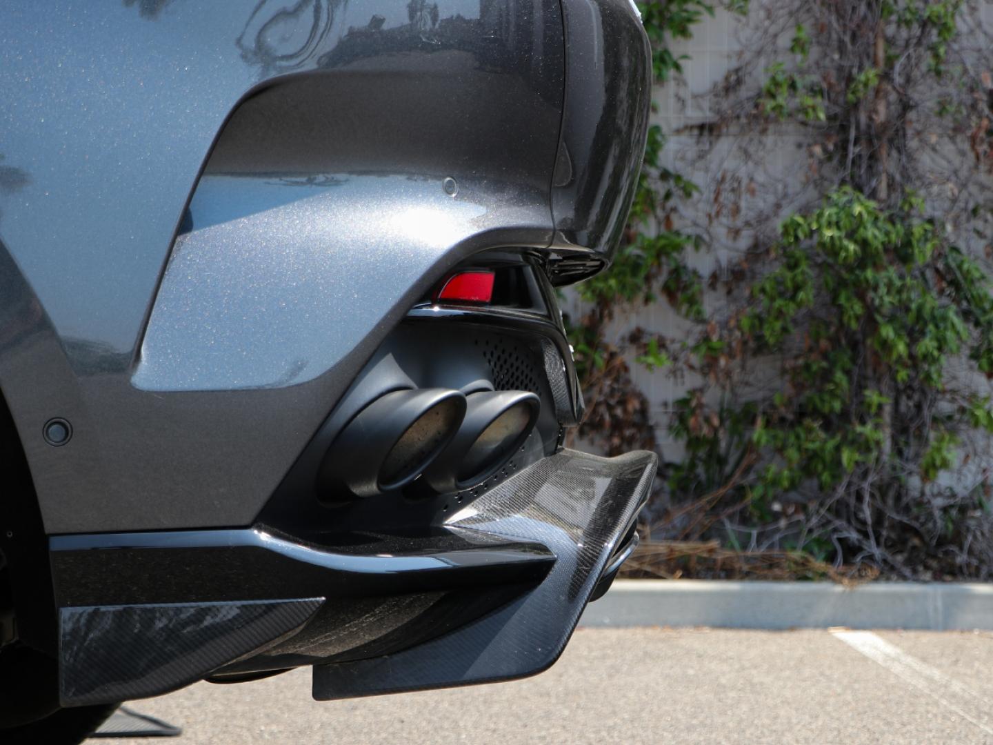 Image ASTON MARTIN DBX 4.0 V8 biturbo 707ch BVA9