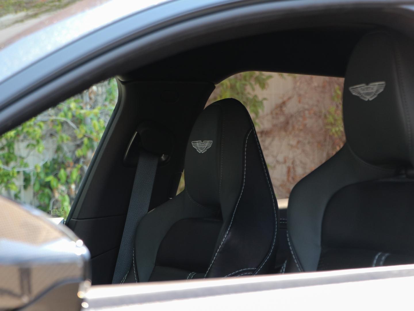 Image ASTON MARTIN DBX 4.0 V8 biturbo 707ch BVA9