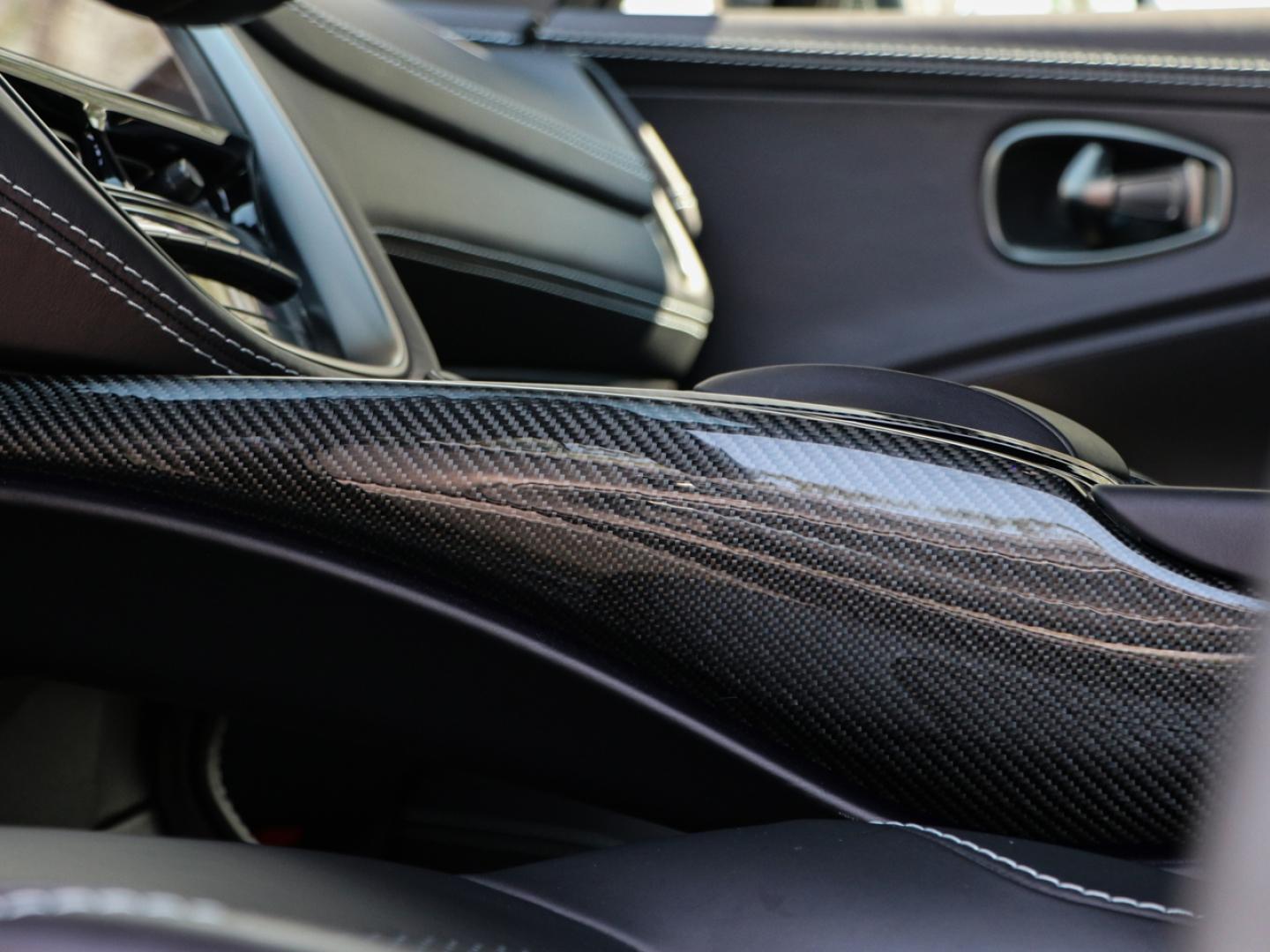 Image ASTON MARTIN DBX 4.0 V8 biturbo 707ch BVA9