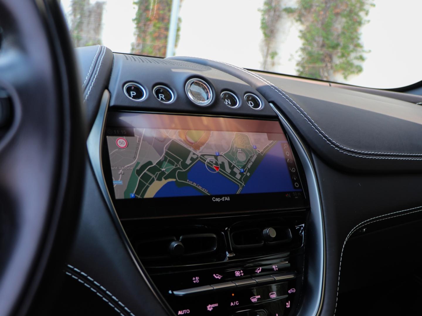 Image ASTON MARTIN DBX 4.0 V8 biturbo 707ch BVA9