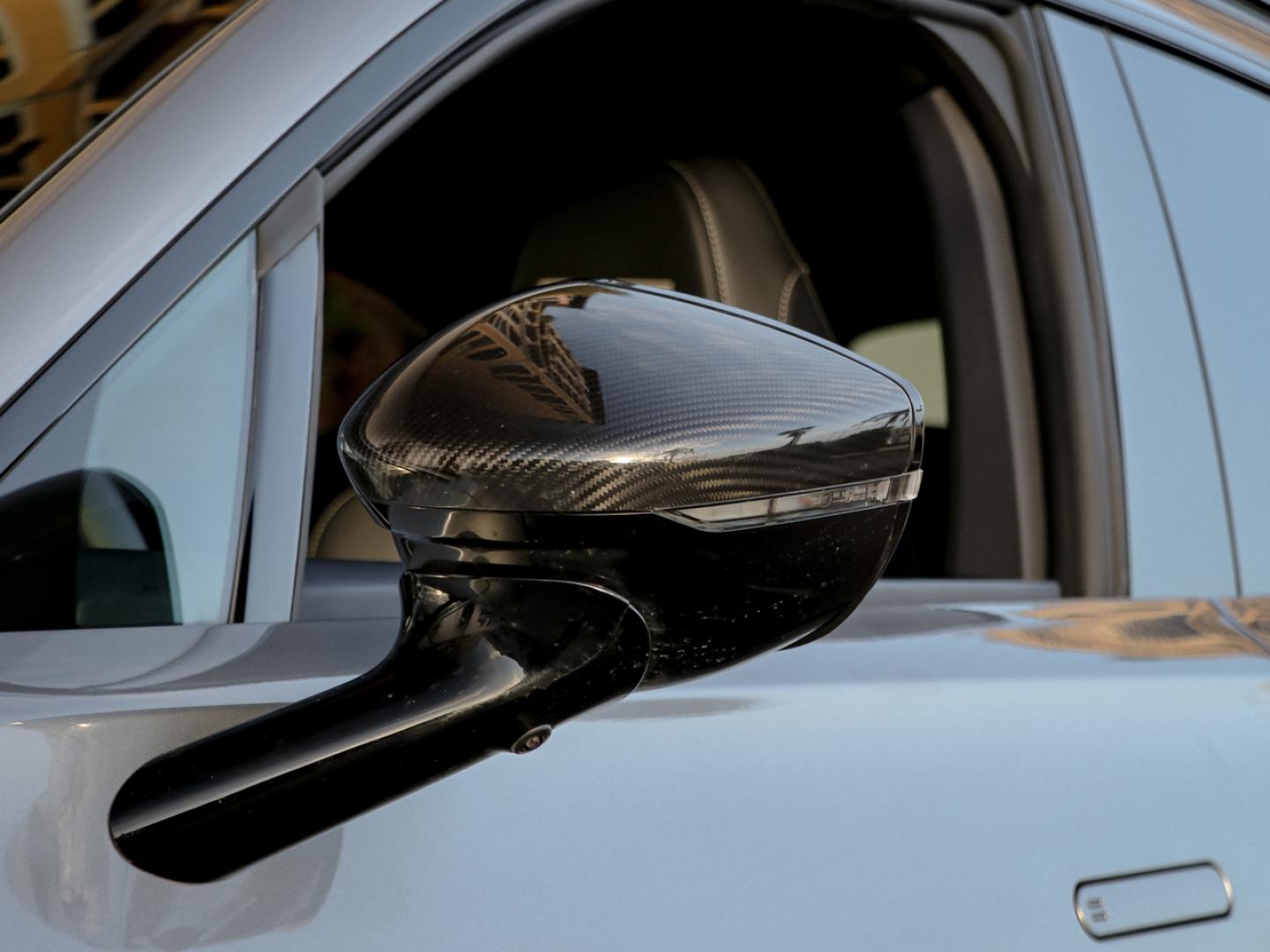 Image ASTON MARTIN DBX 4.0 V8 biturbo 707ch BVA9