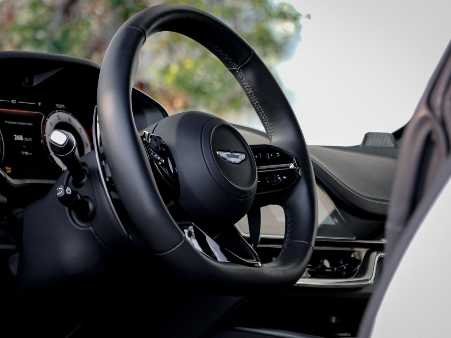 Image ASTON MARTIN DBX 4.0 V8 biturbo 707ch BVA9