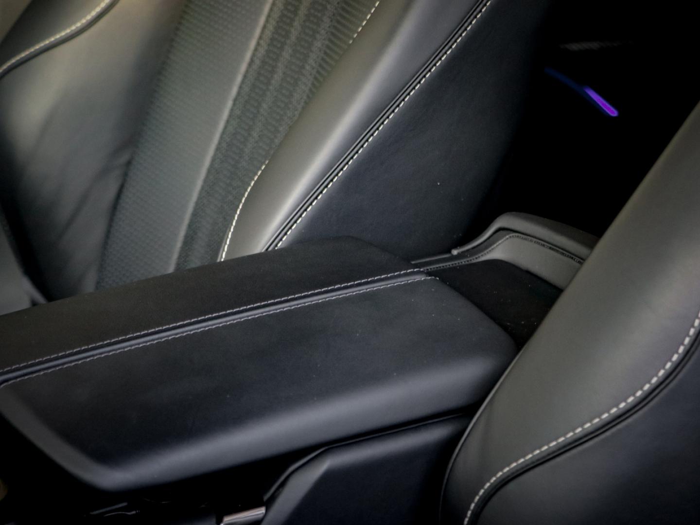 Image ASTON MARTIN DBX 4.0 V8 biturbo 707ch BVA9