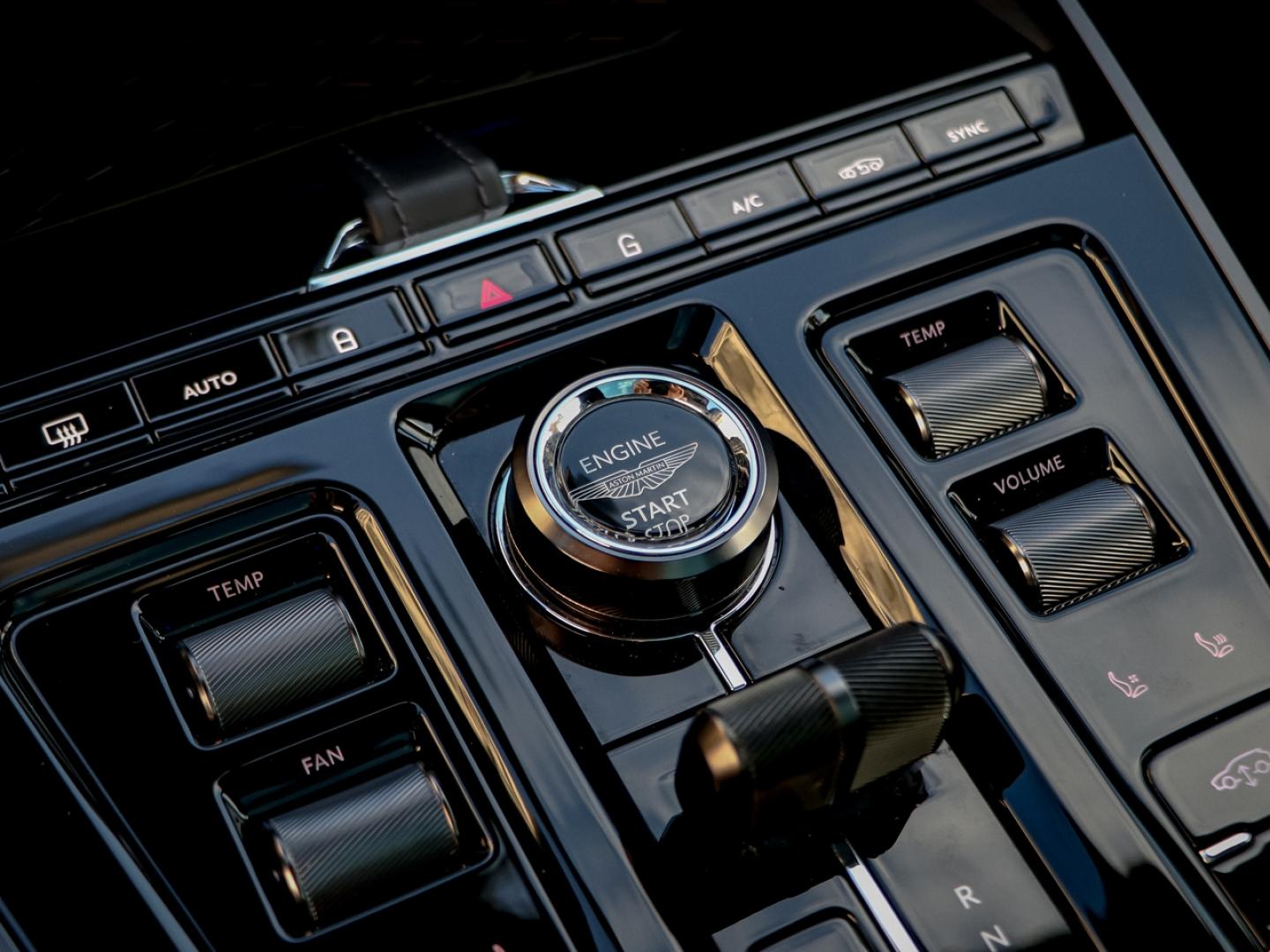 Image ASTON MARTIN DBX 4.0 V8 biturbo 707ch BVA9