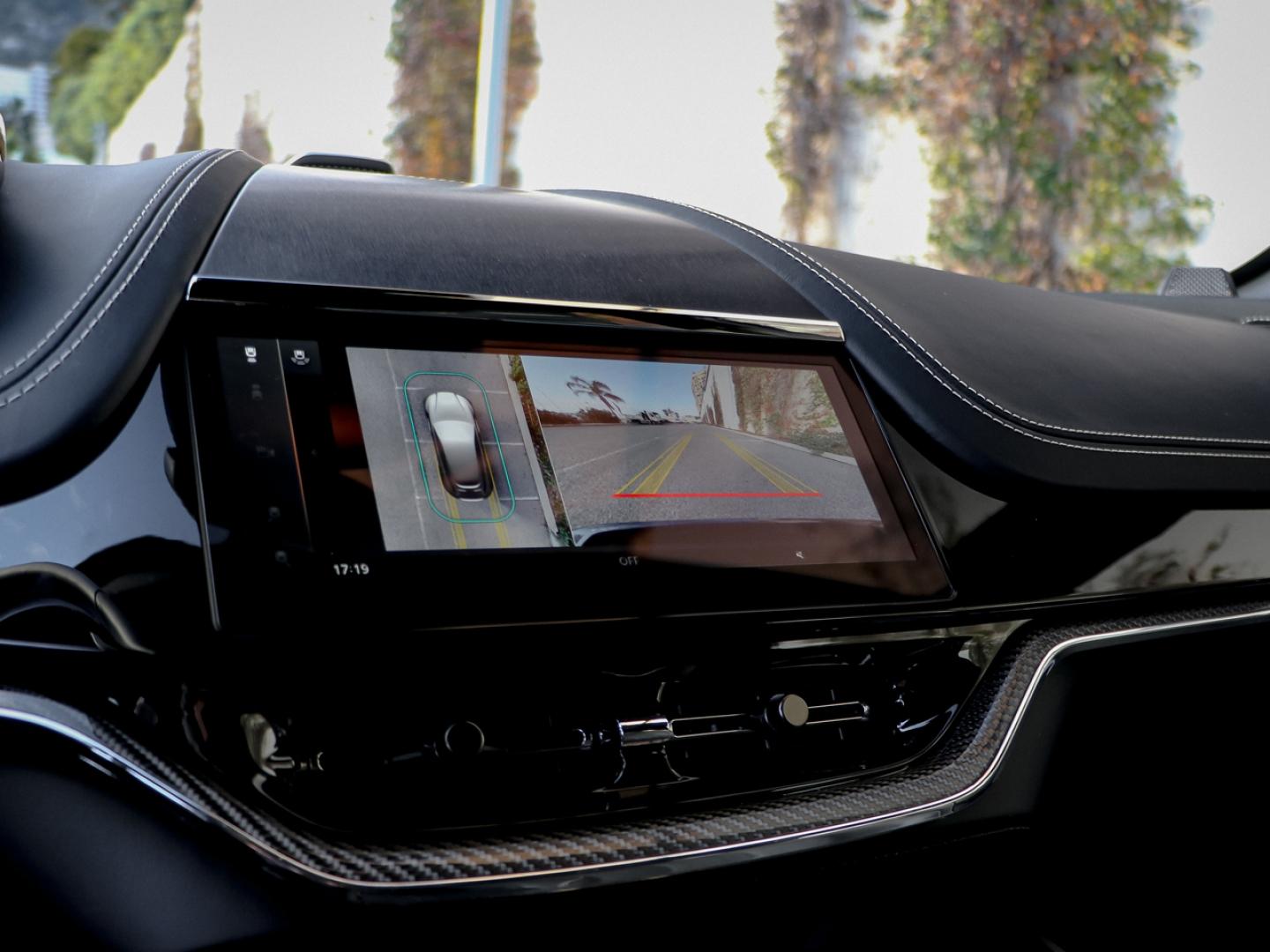 Image ASTON MARTIN DBX 4.0 V8 biturbo 707ch BVA9