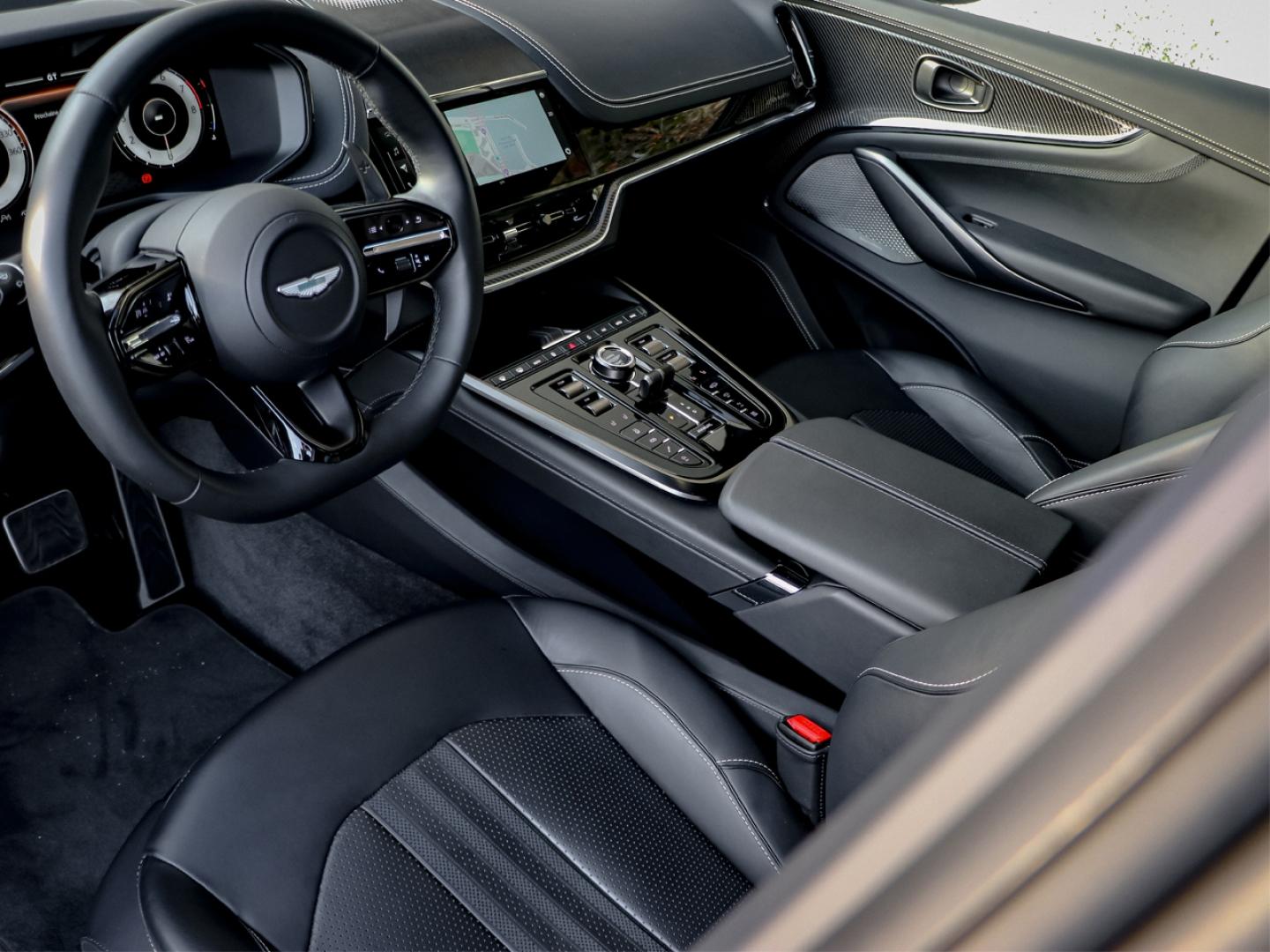 Image ASTON MARTIN DBX 4.0 V8 biturbo 707ch BVA9