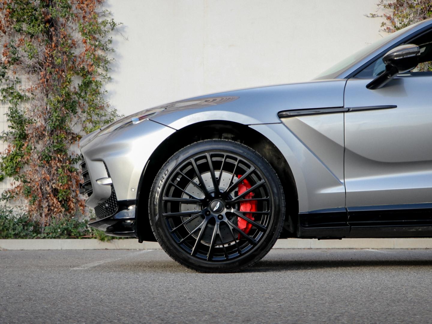 Image ASTON MARTIN DBX 4.0 V8 biturbo 707ch BVA9