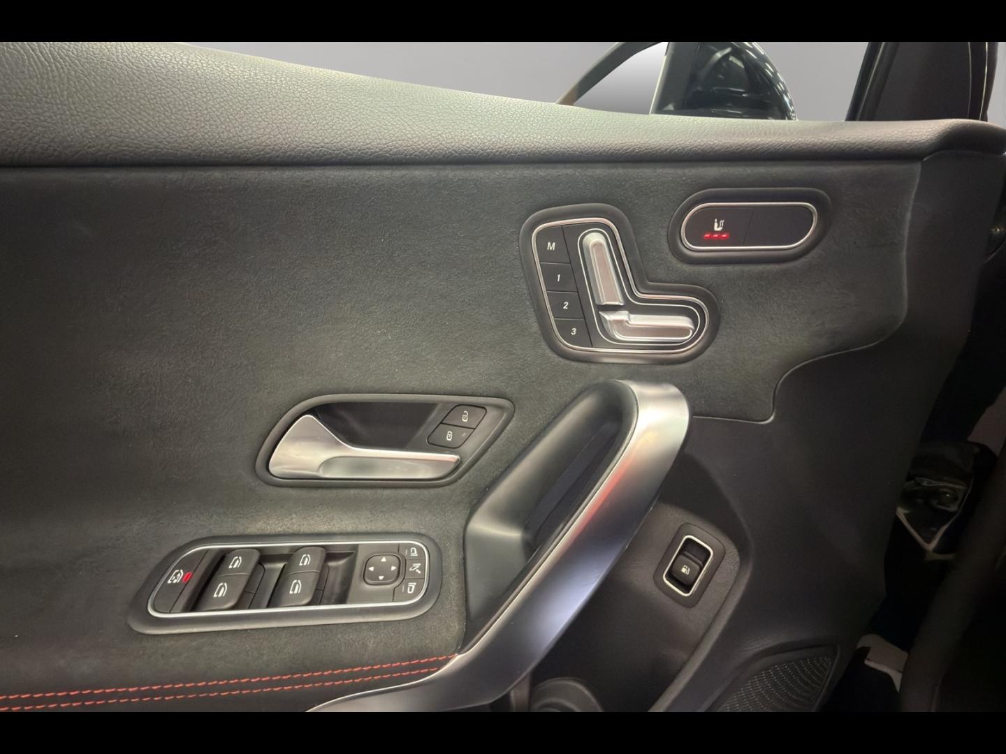 Image MERCEDES-BENZ Classe A 250 e 160+102ch AMG Line 8G-DCT 8cv