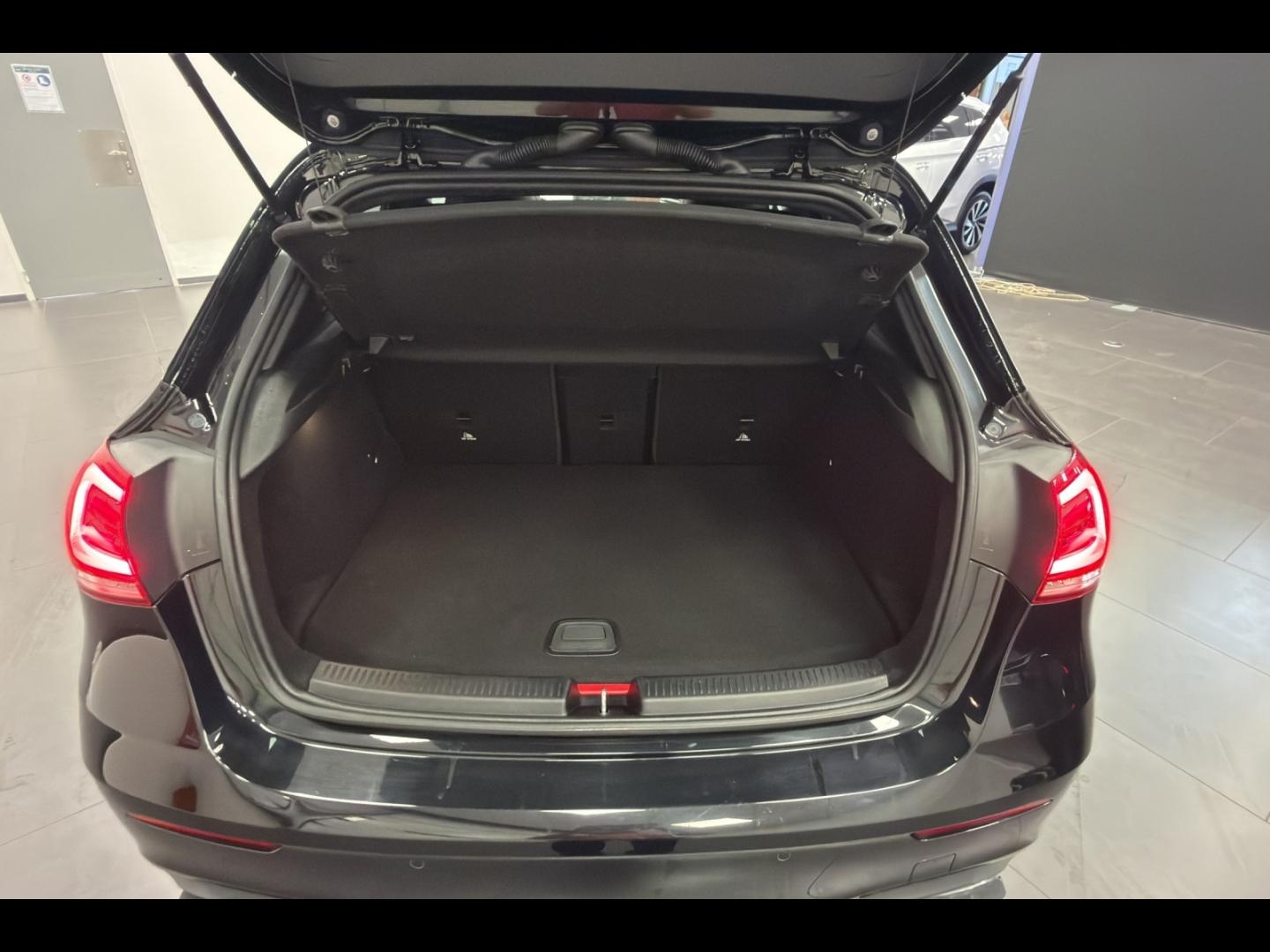 Image MERCEDES-BENZ Classe A 250 e 160+102ch AMG Line 8G-DCT 8cv