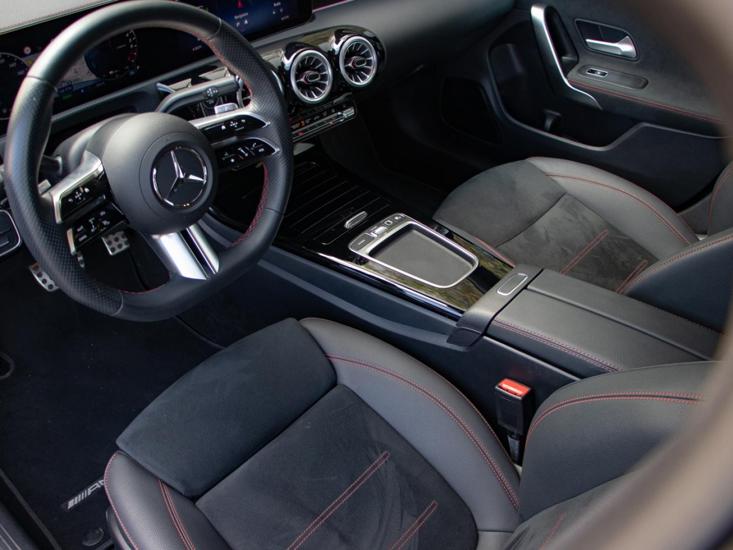 Image MERCEDES-BENZ CLA Shooting Brake 250 e Hybrid EQ 218ch AMG Line 8G-DCT