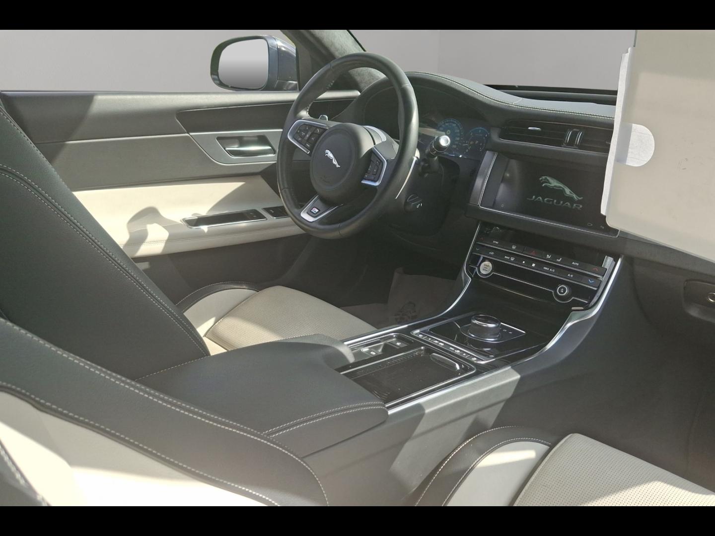 Image JAGUAR XF D200 MHEV HSE BVA8 AWD