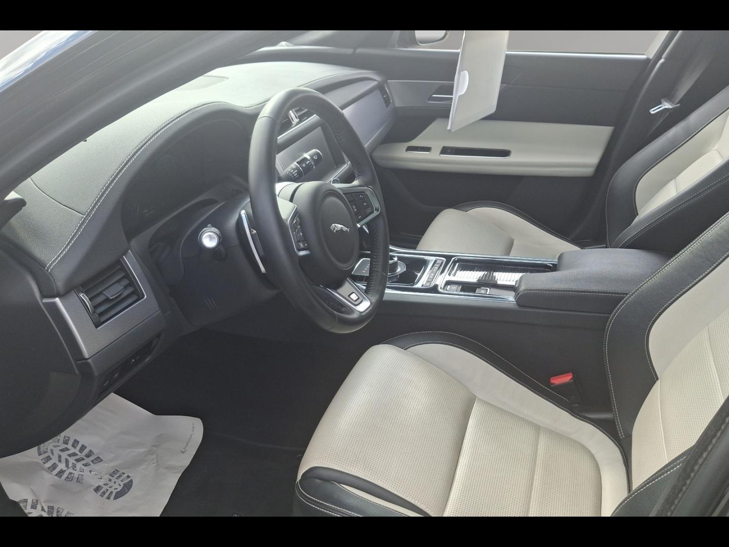 Image JAGUAR XF D200 MHEV HSE BVA8 AWD