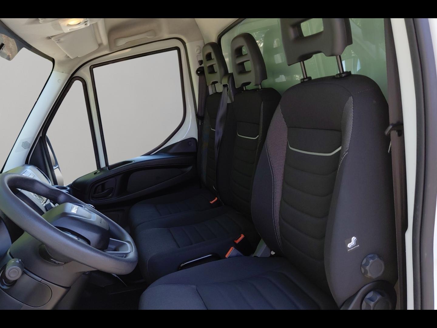 Image IVECO Daily CCb 35C16H empattement 4100 3.0