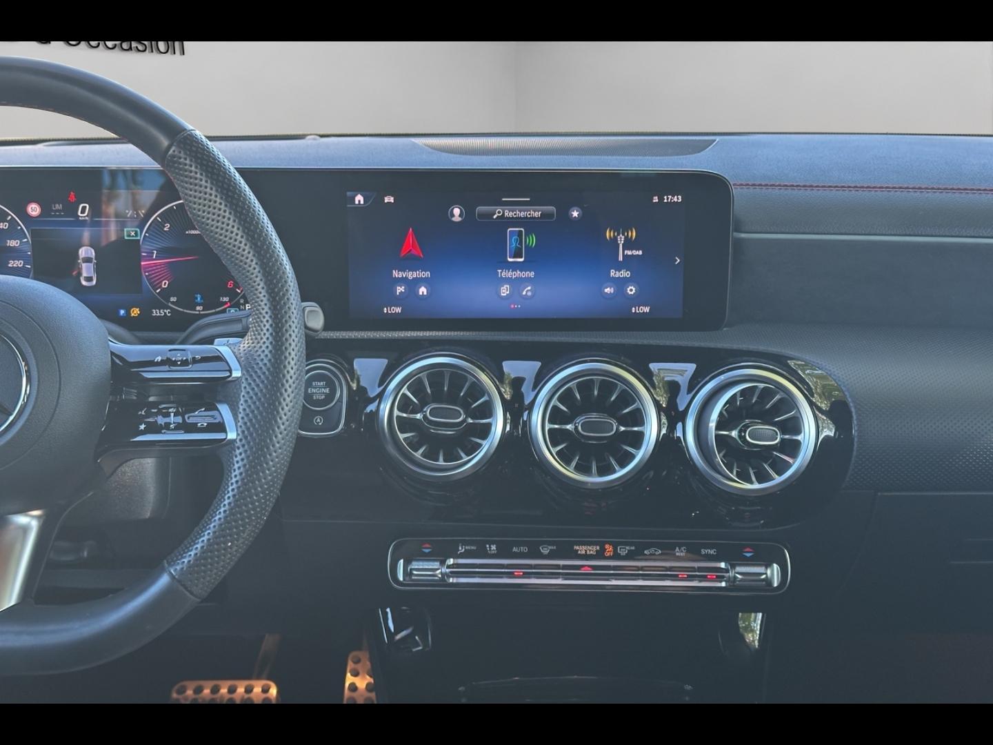 Image MERCEDES-BENZ CLA 200 d 150ch AMG Line 8G-DCT