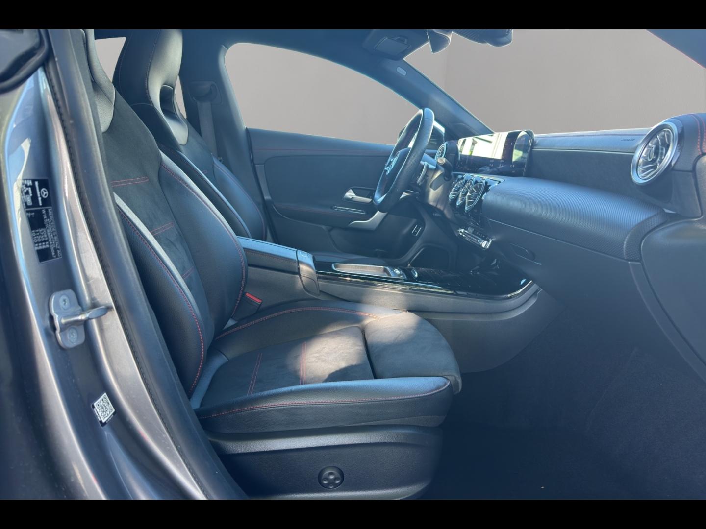 Image MERCEDES-BENZ CLA 200 d 150ch AMG Line 8G-DCT