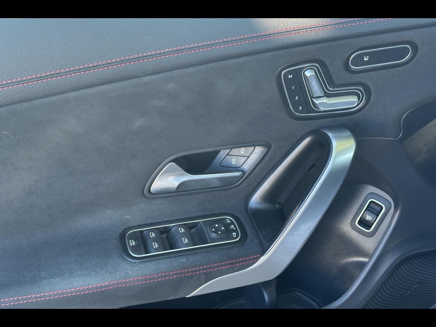 Image MERCEDES-BENZ CLA 200 d 150ch AMG Line 8G-DCT
