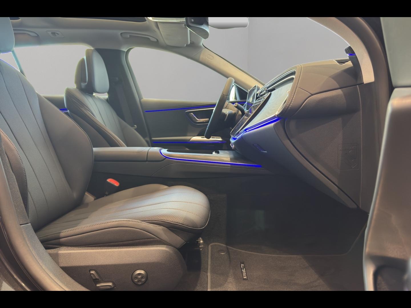 Image MERCEDES-BENZ Classe E All-Terrain 300 d e Hybrid EQ 197+129ch 4Matic 9G-Tronic Alt+