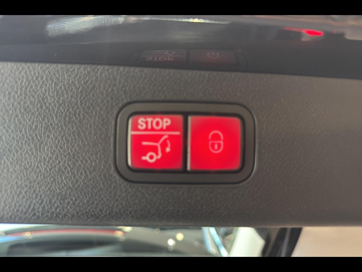 Image MERCEDES-BENZ Classe E All-Terrain 300 d e Hybrid EQ 197+129ch 4Matic 9G-Tronic Alt+