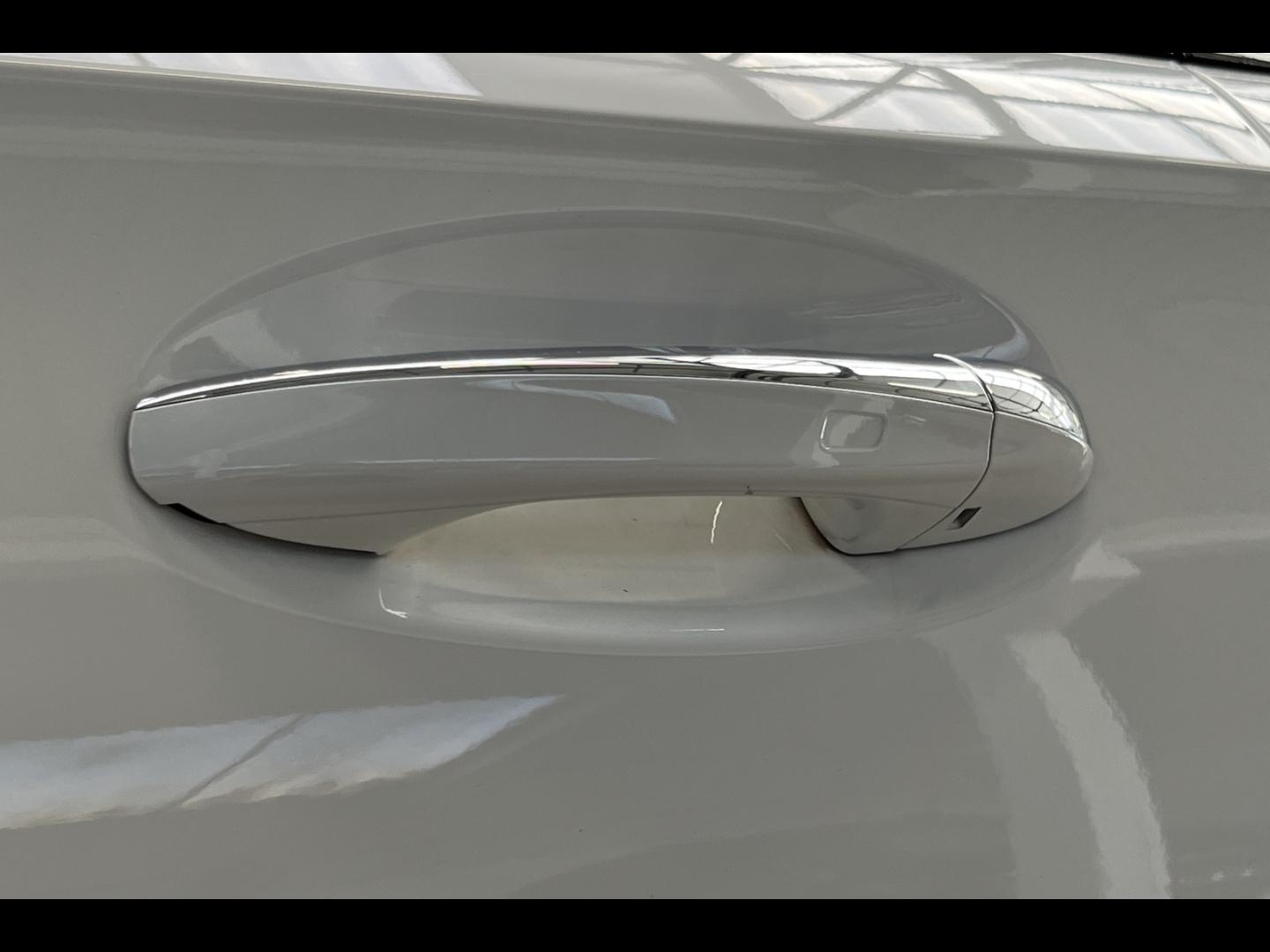 Image MERCEDES-BENZ Classe A 250 e 163+109ch AMG Line 8G-DCT