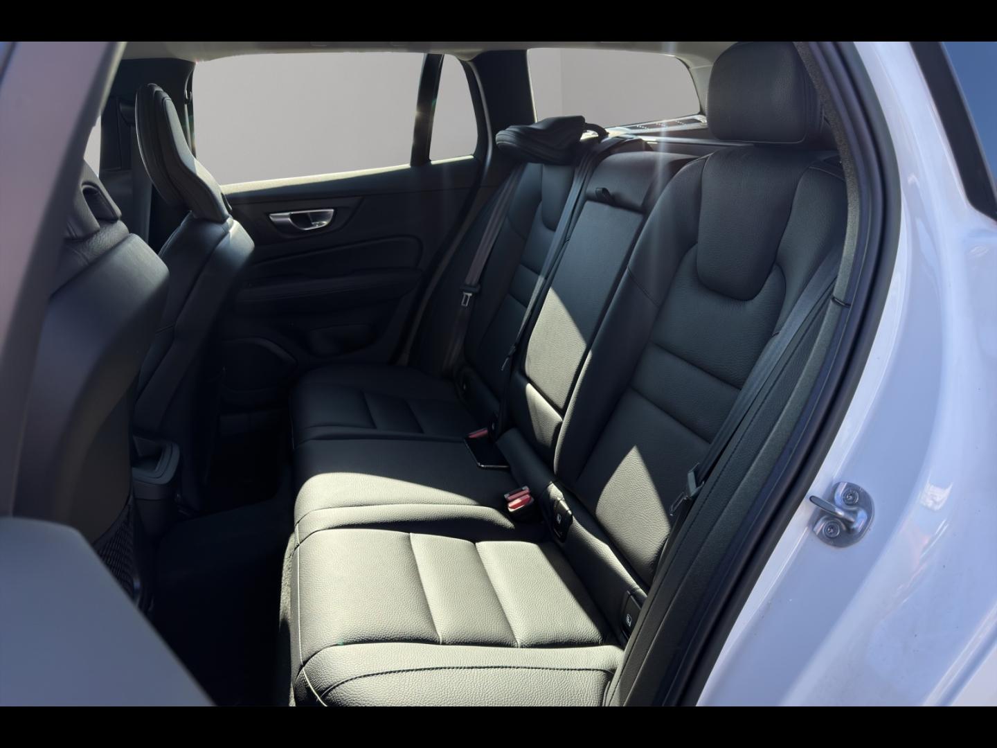 Image VOLVO V60 B4 197ch Momentum Business Geartronic 8