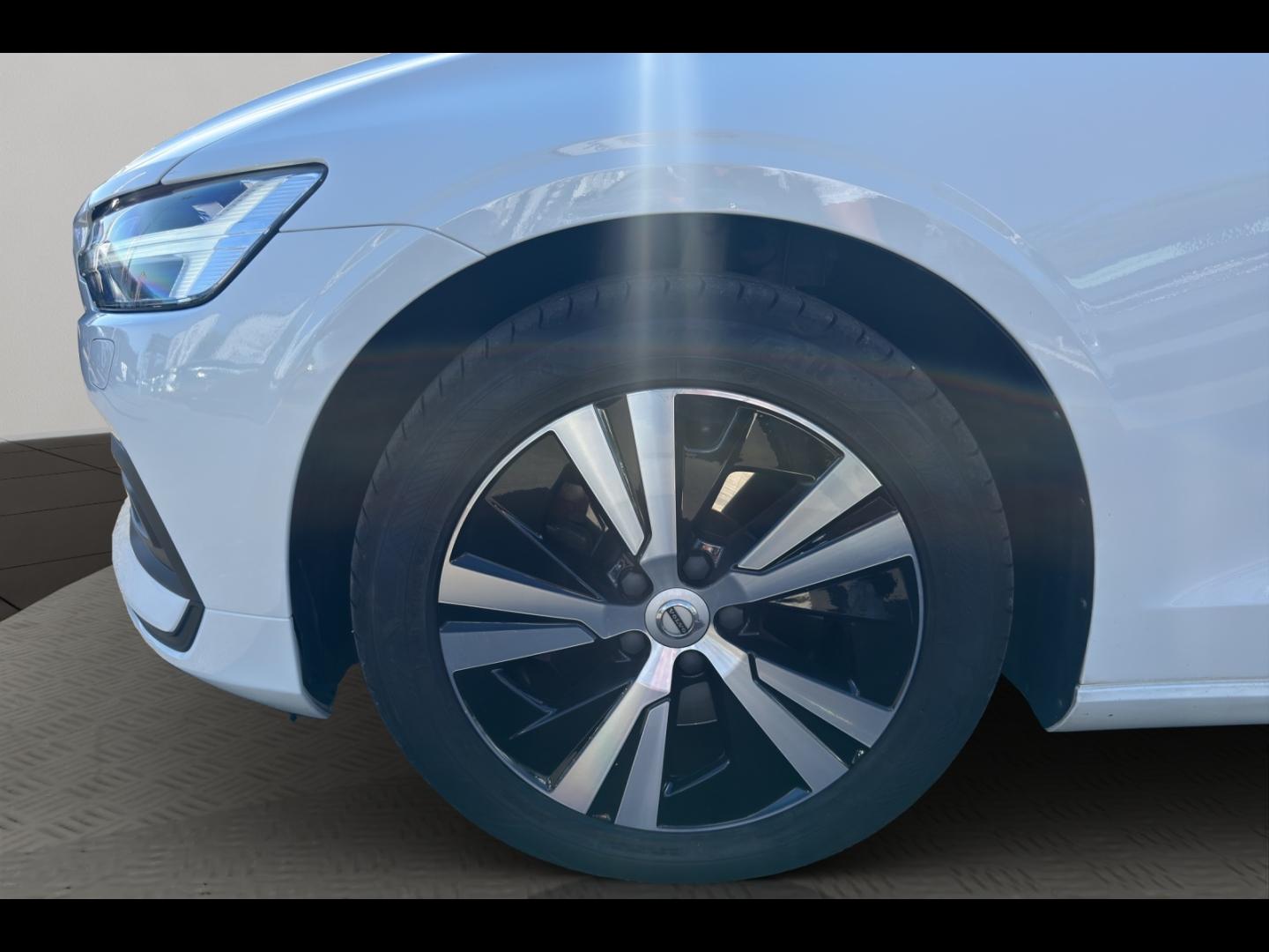 Image VOLVO V60 B4 197ch Momentum Business Geartronic 8