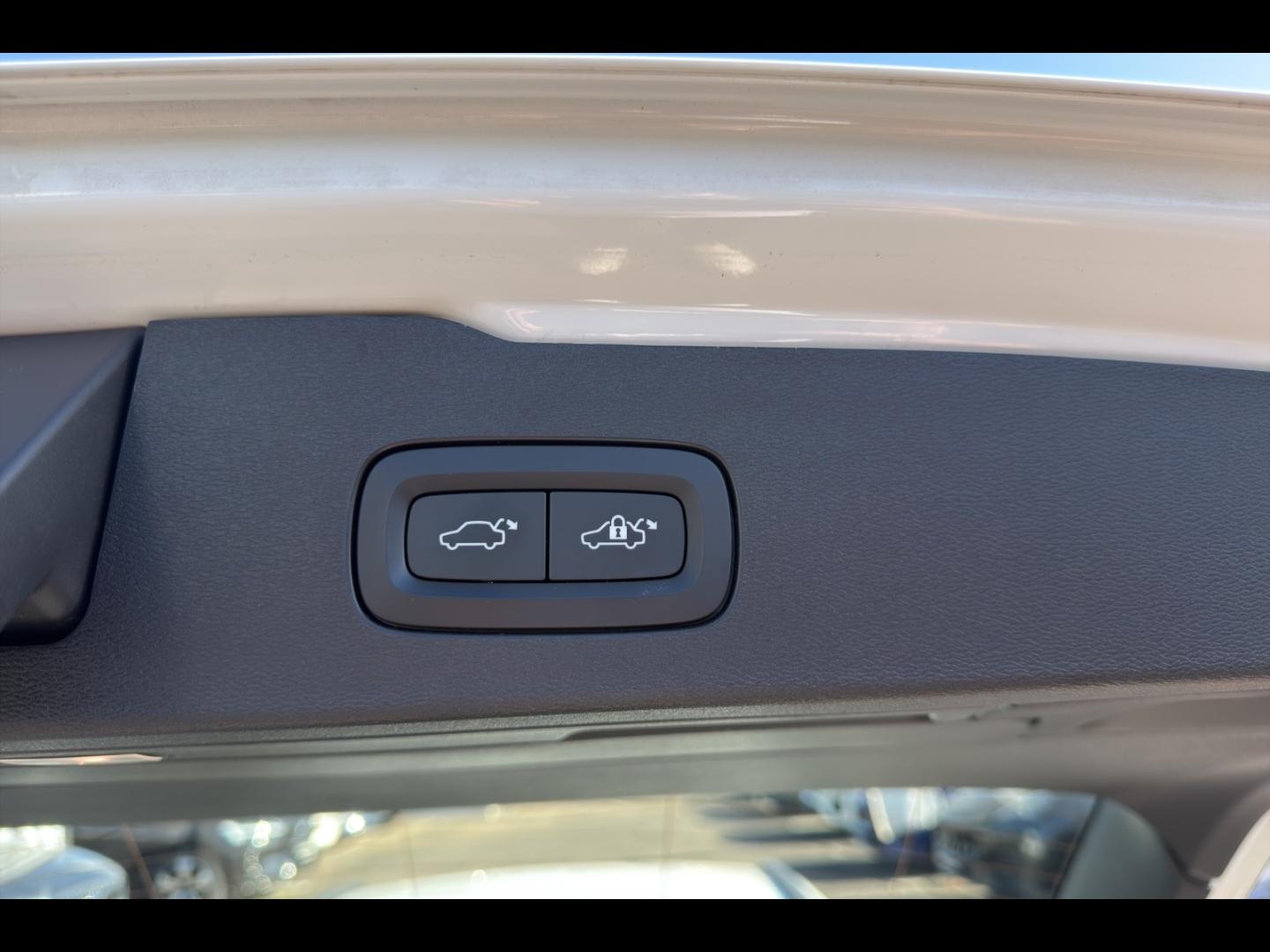 Image VOLVO V60 B4 197ch Momentum Business Geartronic 8