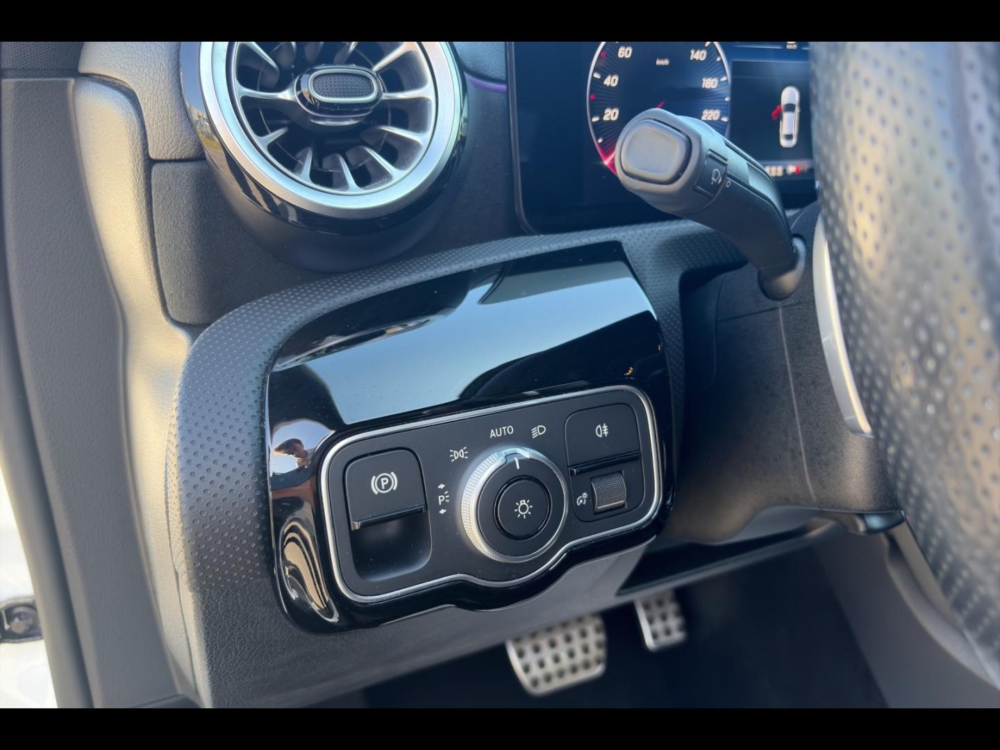 Image MERCEDES-BENZ Classe A Berline 200 d 150ch AMG Line 8G-DCT
