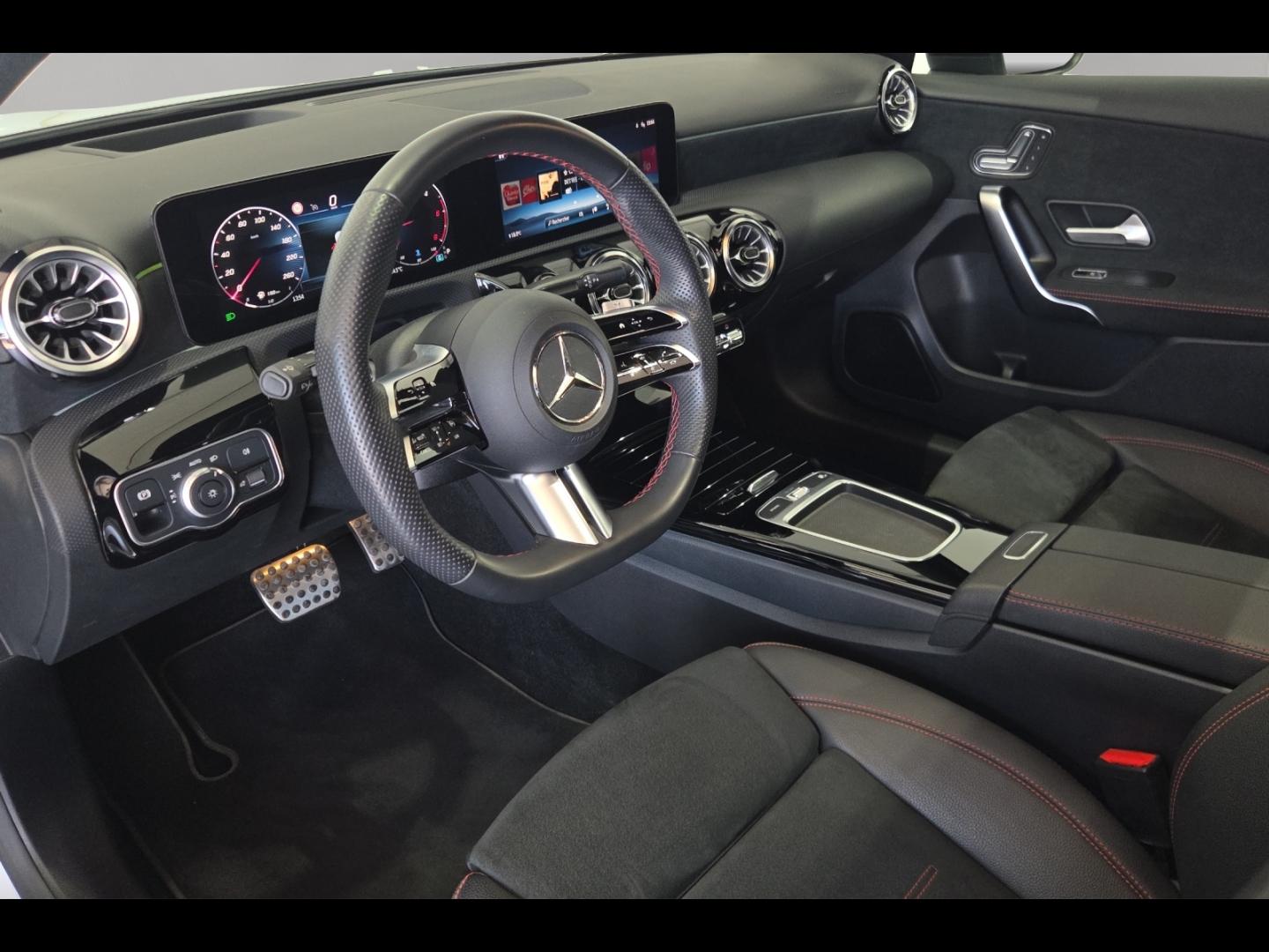 Image MERCEDES-BENZ Classe A 200 d 150ch AMG Line 8G-DCT