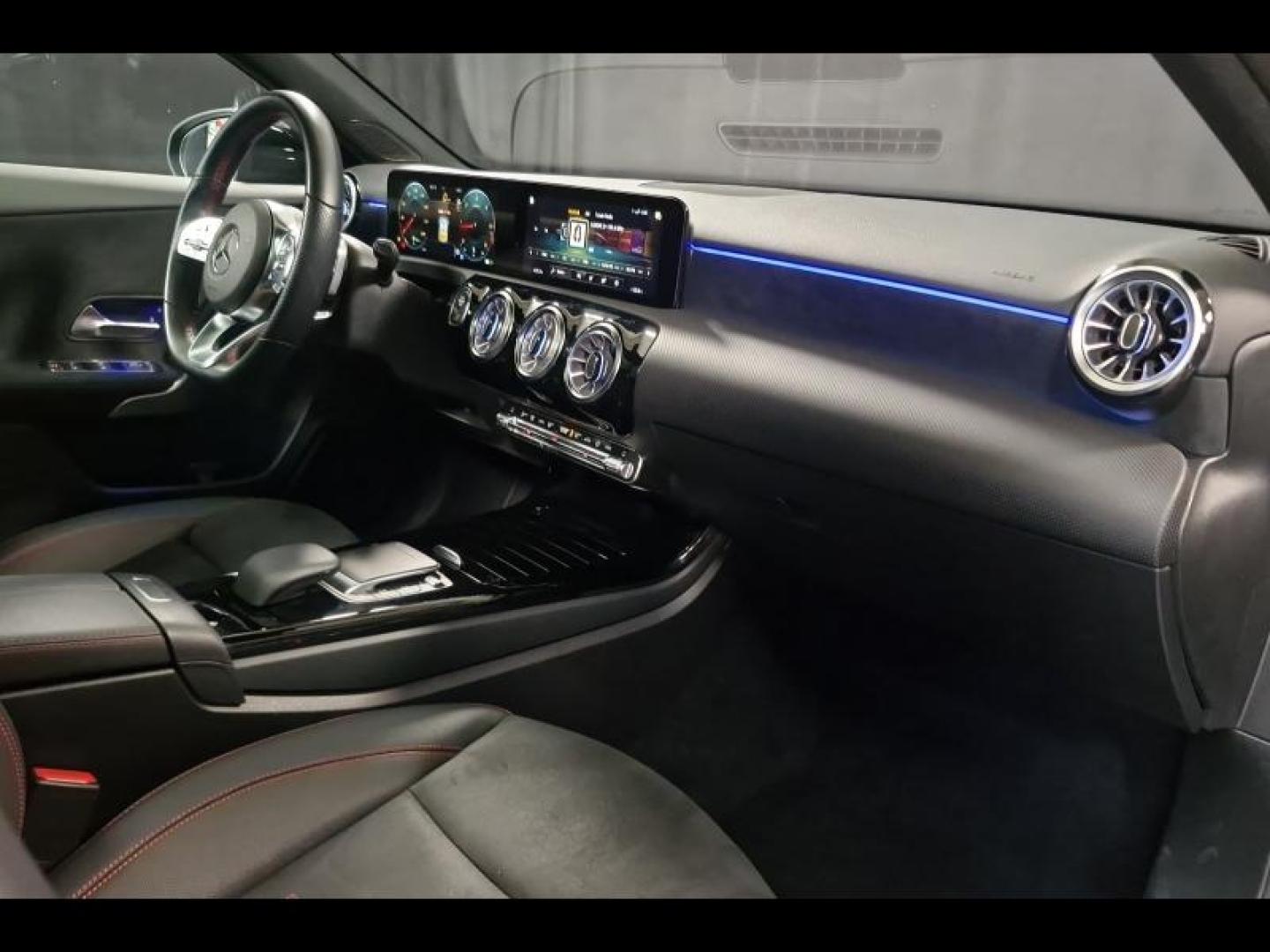 Image MERCEDES-BENZ Classe A 200 d 150ch AMG Line 8G-DCT
