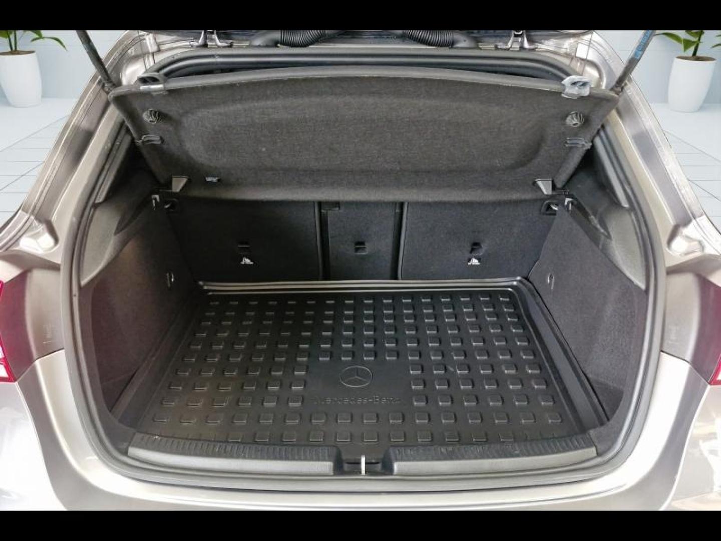 Image MERCEDES-BENZ Classe A 200 d 150ch AMG Line 8G-DCT