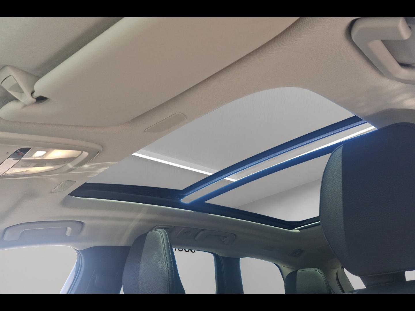Image VOLVO XC60 T6 Hybride Rechargeable 253 + 145ch Ultra Style Dark Geartronic 8 AWD